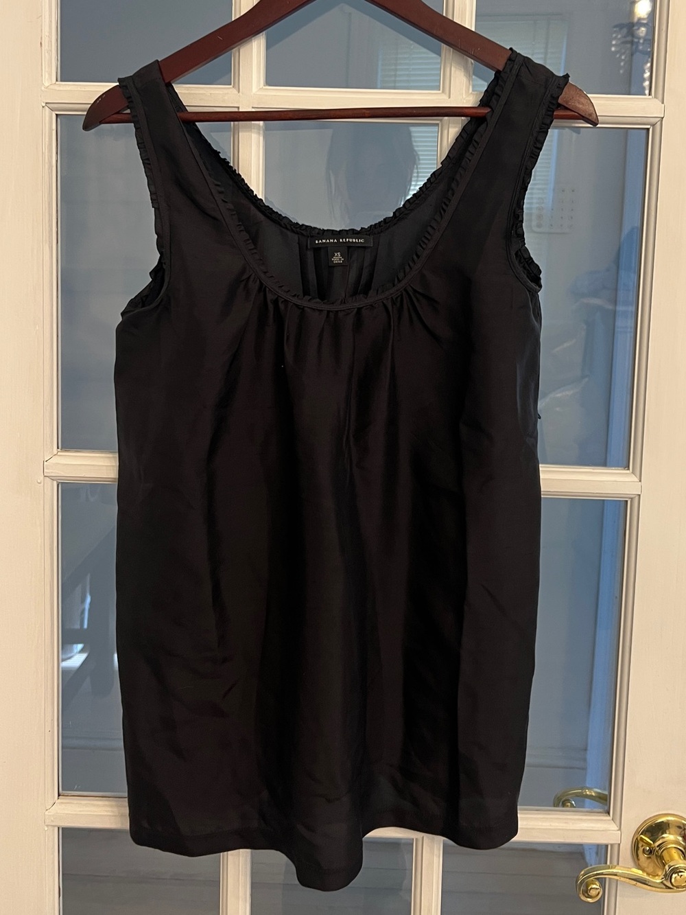 BANANA REPUBLIC Women’s Black 100% Silk Ruffle Sleeveless Blouse Top XS